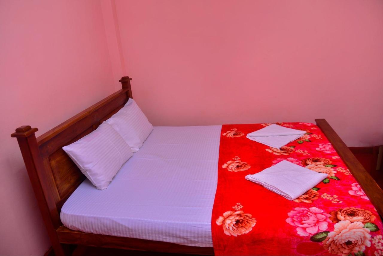 Lak Sewana Home Stay Kandy Buitenkant foto